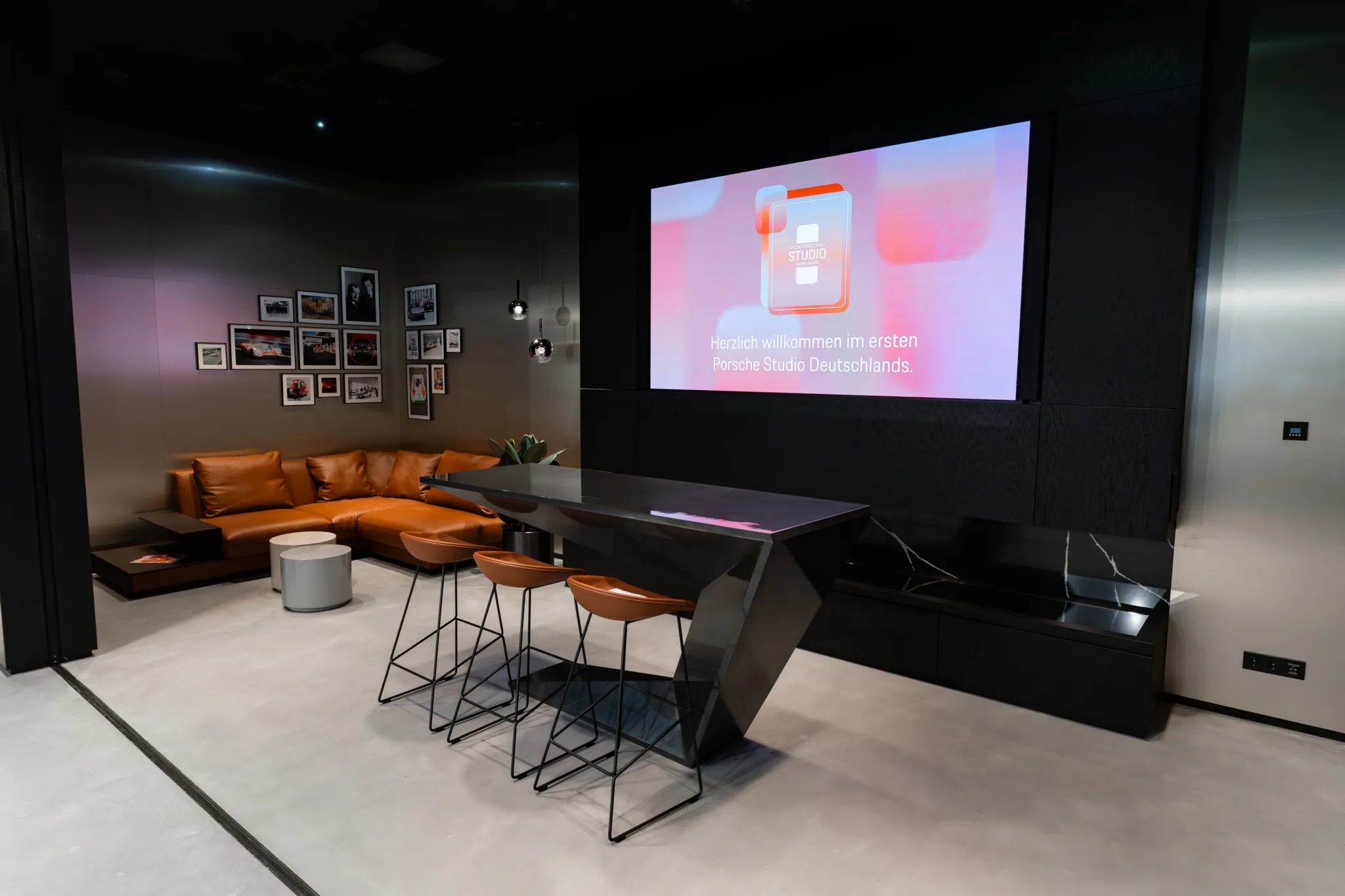 Porsche Studio Bild 1